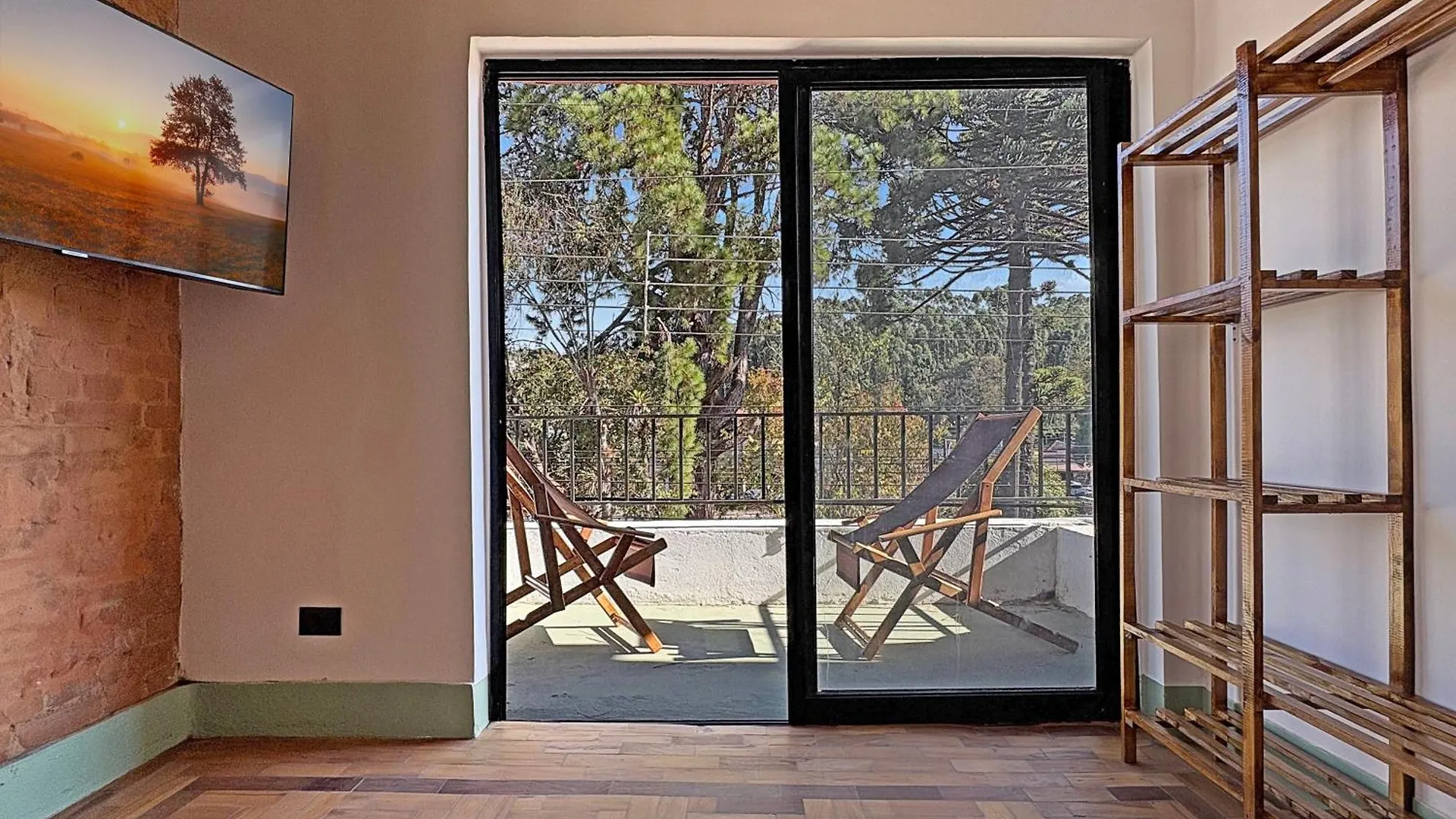 1 Suite 2 Bdrm Comercial Center Wi-Fi Balcony Campos do Jordao 0*,  Brazil
