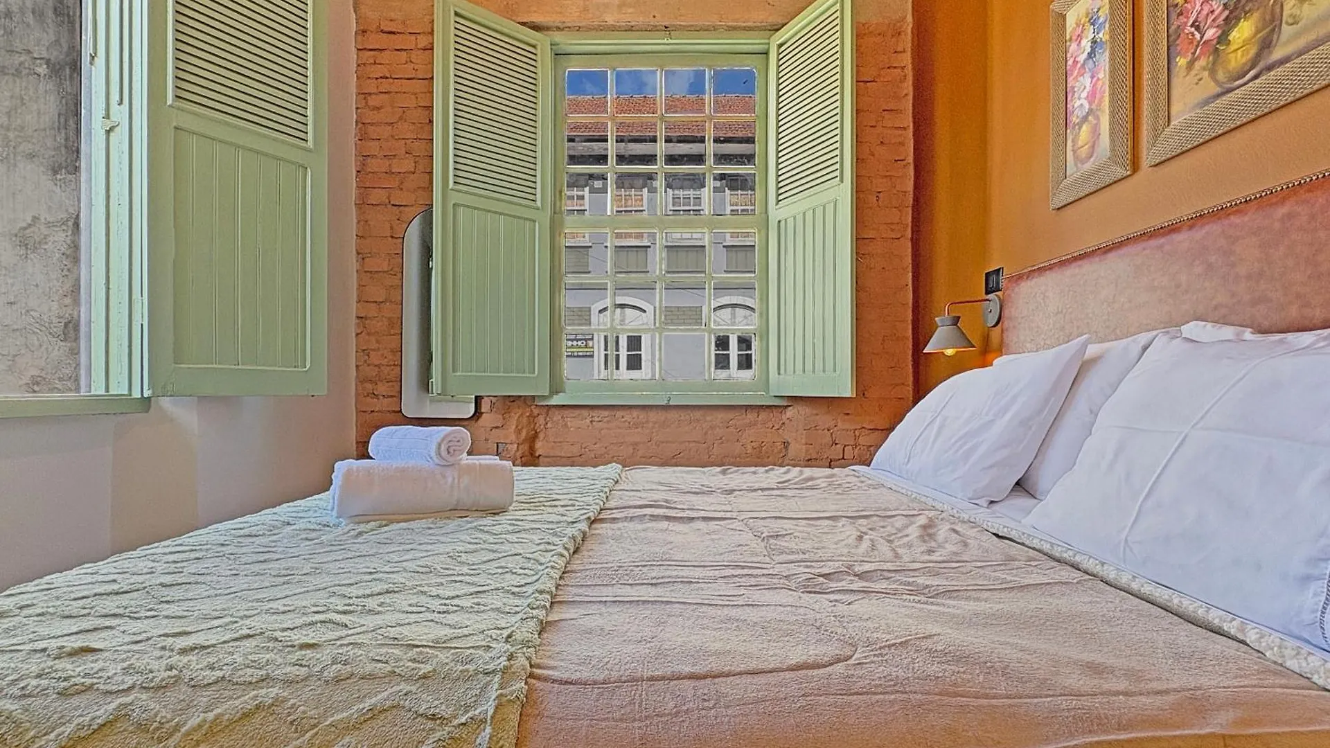 1 Suite 2 Bdrm Comercial Center Wi-Fi Balcony Campos do Jordao 0*,  Brazil